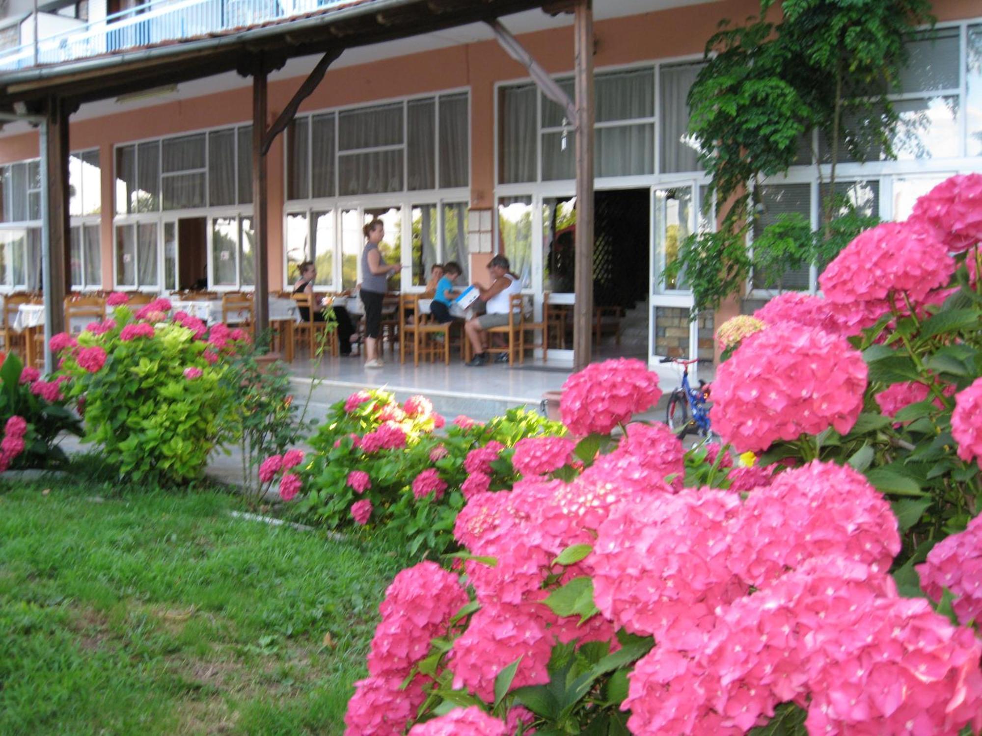 Hotel Pantazis Paralia Pantaleimonos Bagian luar foto