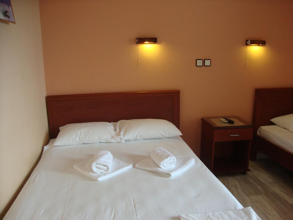 Hotel Pantazis Paralia Pantaleimonos Bagian luar foto