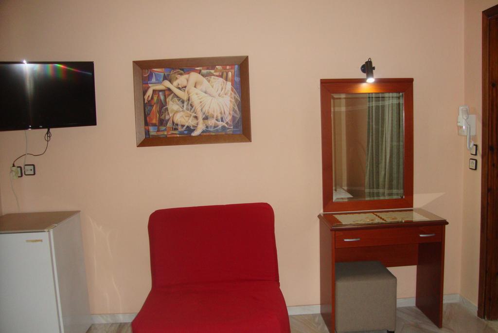 Hotel Pantazis Paralia Pantaleimonos Bagian luar foto